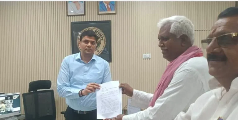 📢 गाजीपुर: पंचायत चुनाव में देरी की अटकलों से प्रधानों में बढ़ी चिंता, कार्यकाल बढ़ाने की मांग तेज