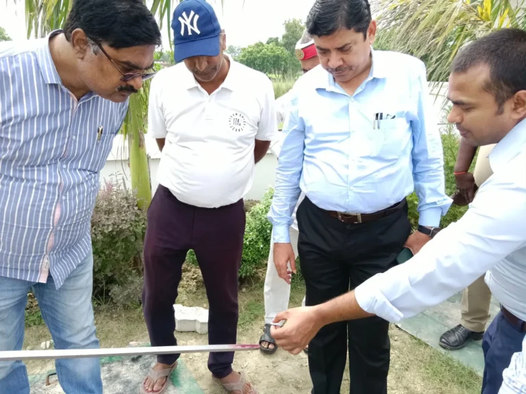 *घोसी में भारत पेट्रोल पंप का औचक निरीक्षण: एसडीएम की मौजूदगी में हुई जांच, नहीं मिली कोई गड़बड़ी