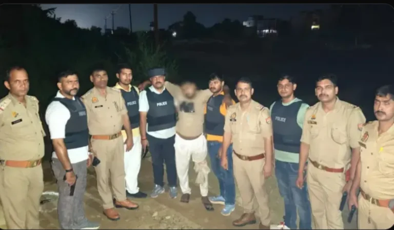 रामगढ़ताल पुलिस की मुठभेड़ में शातिर नकबजन गिरफ्तार, चोरी के आभूषण और नकदी बरामद