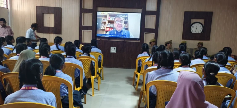मिशन शक्ति अभियान: छात्र-छात्राओं को साइबर अपराध और ऑनलाइन धोखाधड़ी के प्रति किया जागरूक